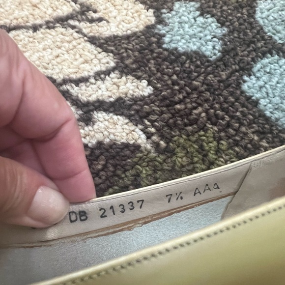 Salvatore Ferragamo gold metallic SZ 7.5 narrow. Newly resoled - Picture 2 of 4